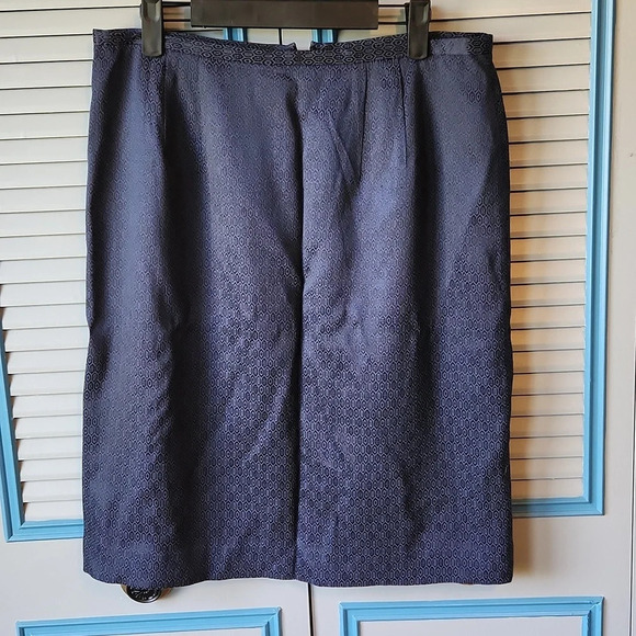 Norton McNaughton Navy Geometric Pattern Skirt - Picture 1 of 10